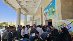 برگزاری جشن عید غدیر با پذیرایی آش رشته ۲۰۰۰ نفری و توزیع کیک به کلیه پرسنل حاضر ،اساتید و مددجویان و همراهان بیمار مرکز